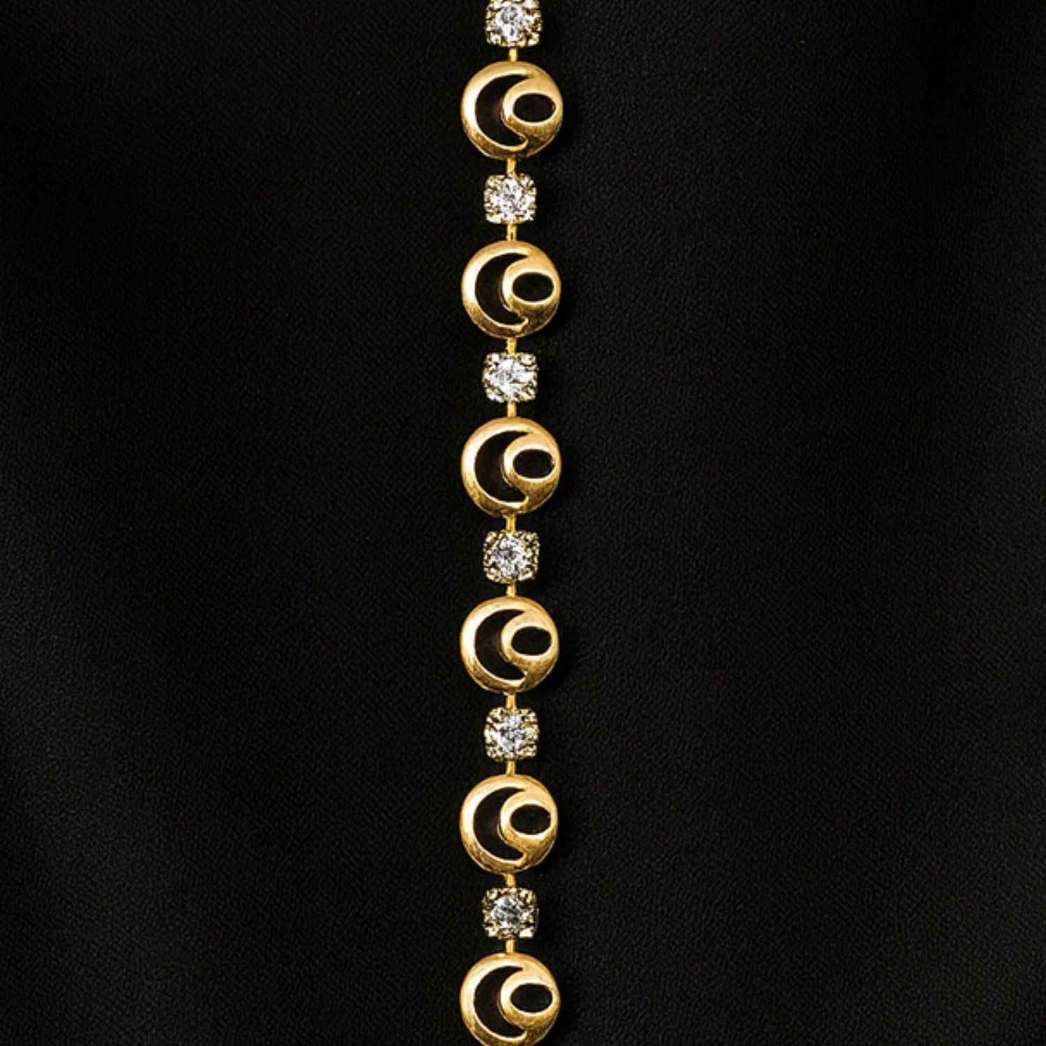 Elegant Gold-Plated Crystal Link Bracelet for Women