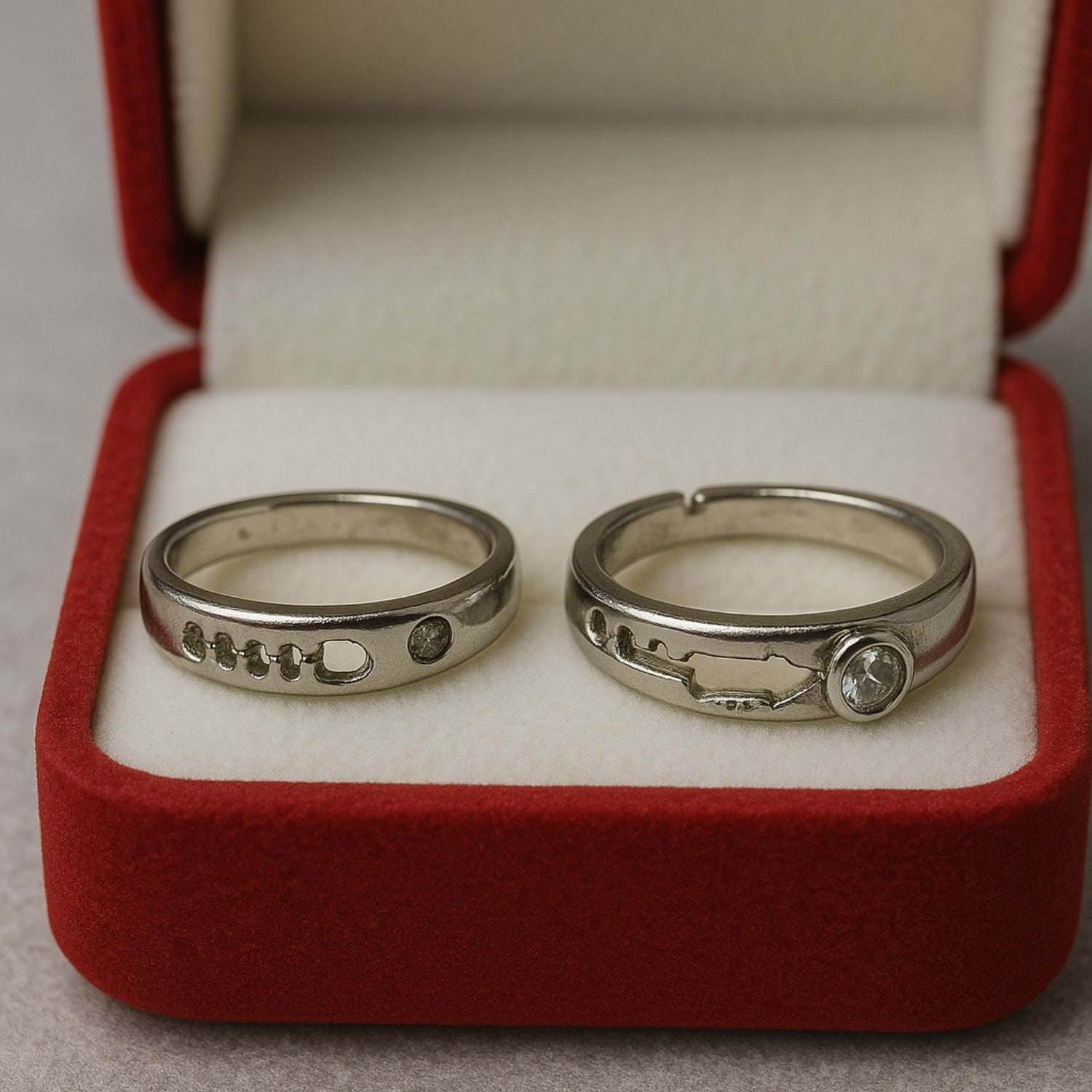 Adjustable Couple Rings Set for Him & Her – Silver-Tone Key & Heart Design with CZ Accent, Open Band Promise Rings for Couples, Matching Anniversary/Valentine Gift