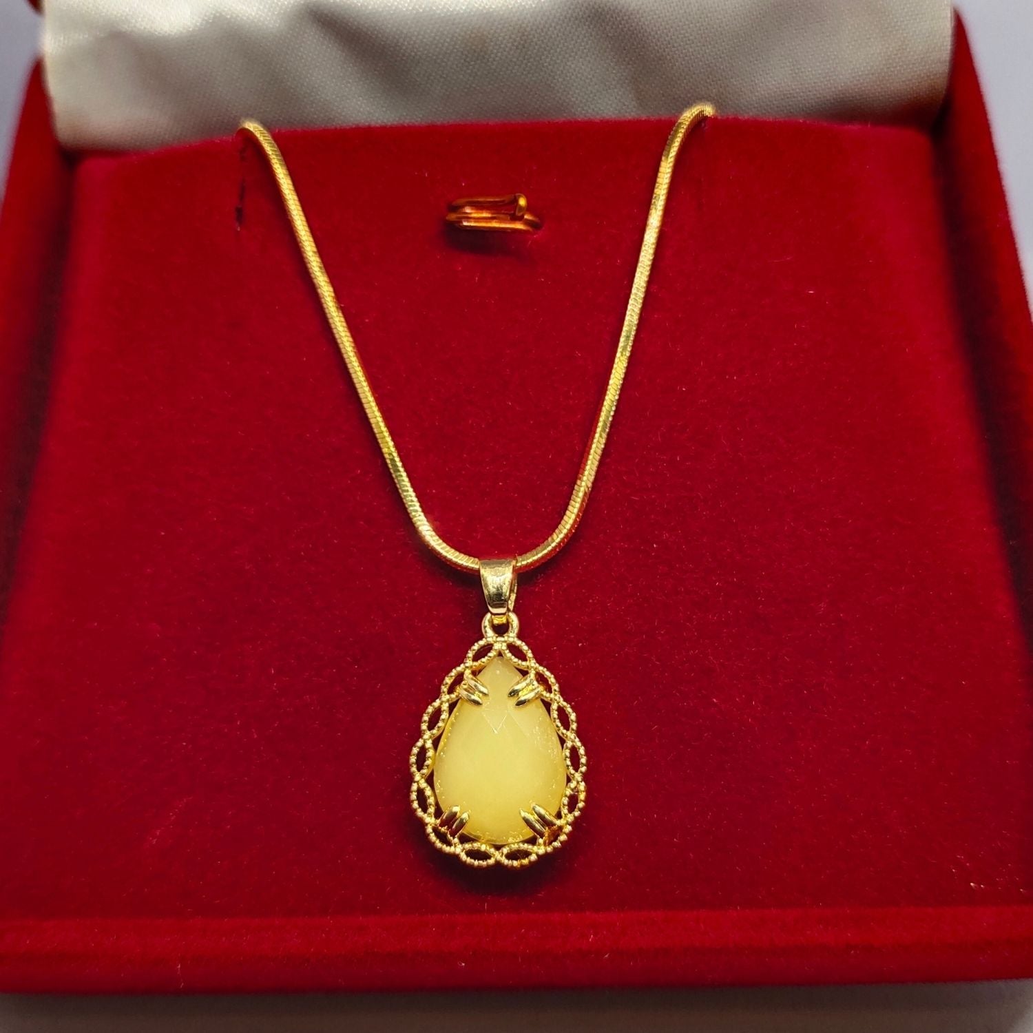 Golden Glow Teardrop Pendant Necklace – Yellow Stone in Ornate Gold Frame