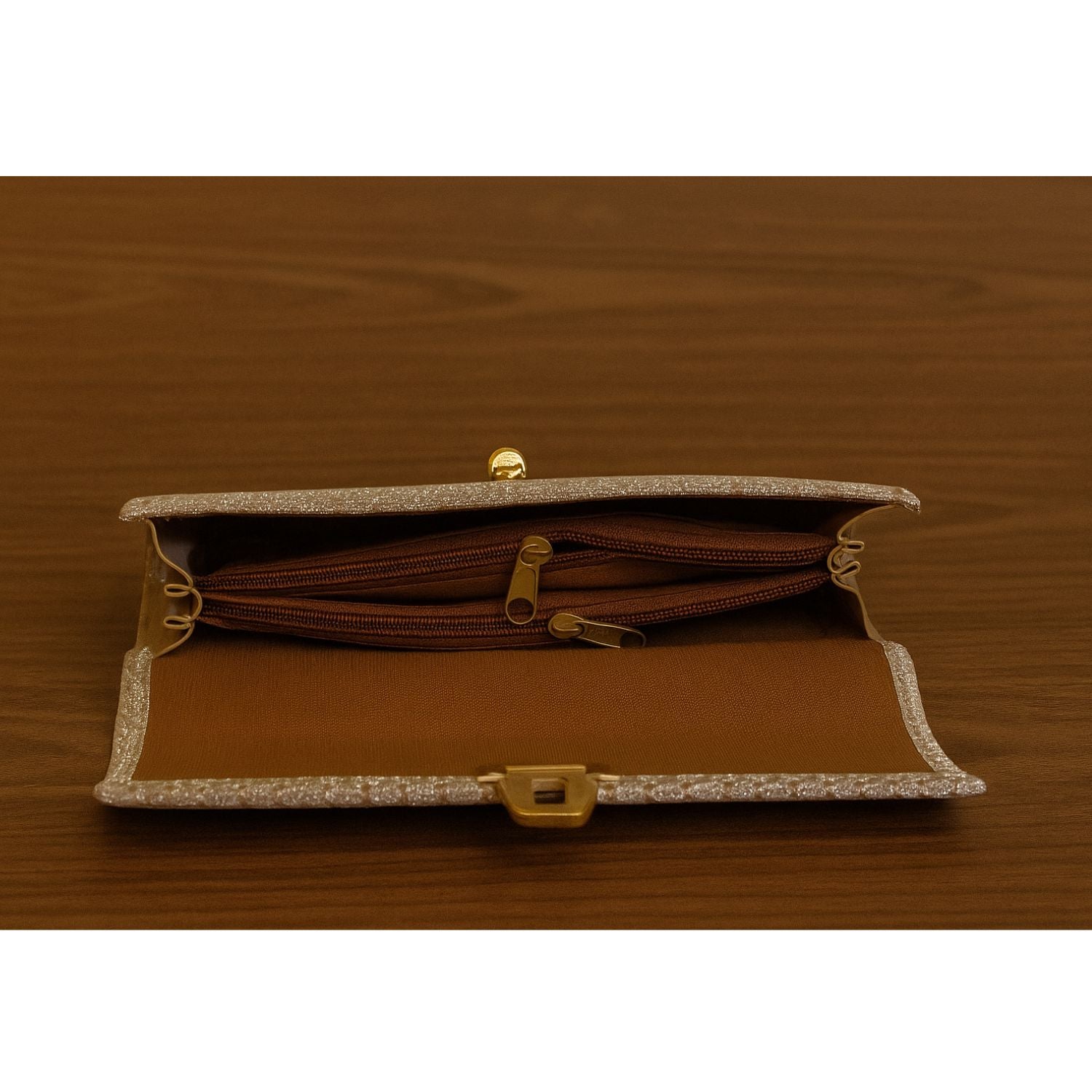 Croc-Textured Clutch – Elegant Evening Purse with Metallic Lock