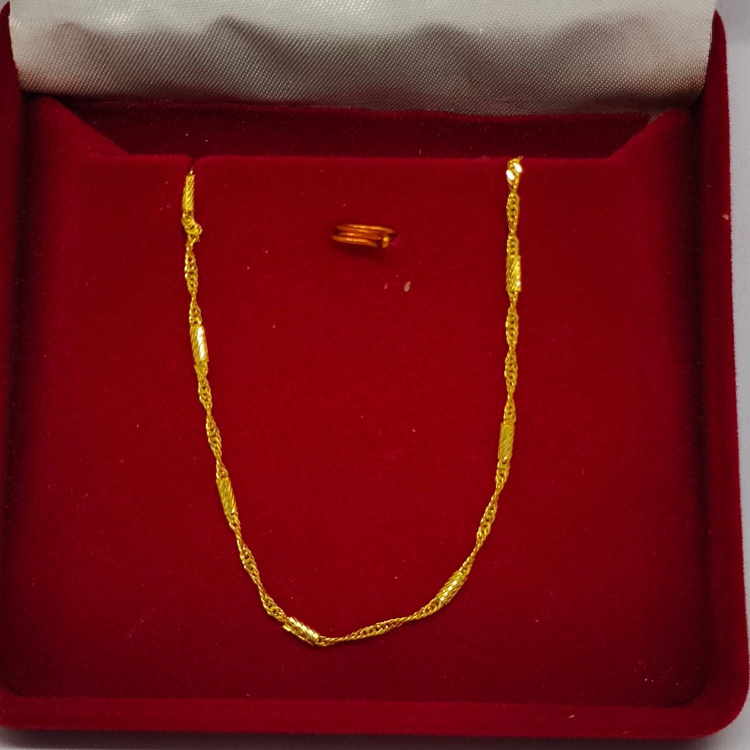 Elegant Lightweight Gold-Plated Chain for Women & Girls