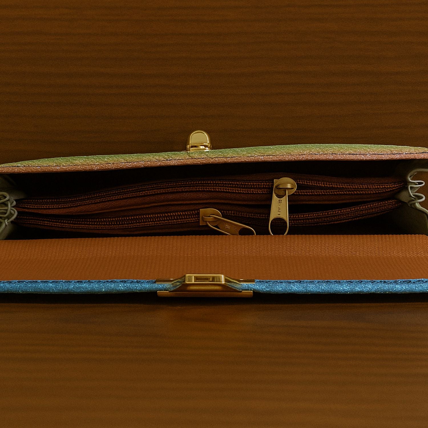 Croc-Textured Clutch – Elegant Evening Purse with Metallic Lock