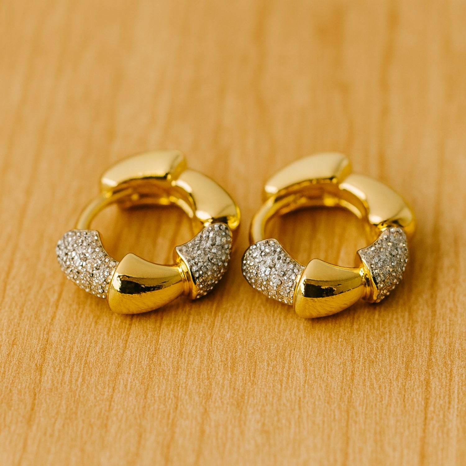 Women’s Segment Hoop Earrings – Gold & Silver-Tone Alternating Pavé Huggie Hoops, Chunky Mini Hoops with Hinged Latch-Back, Lightweight Daily & Party Wear