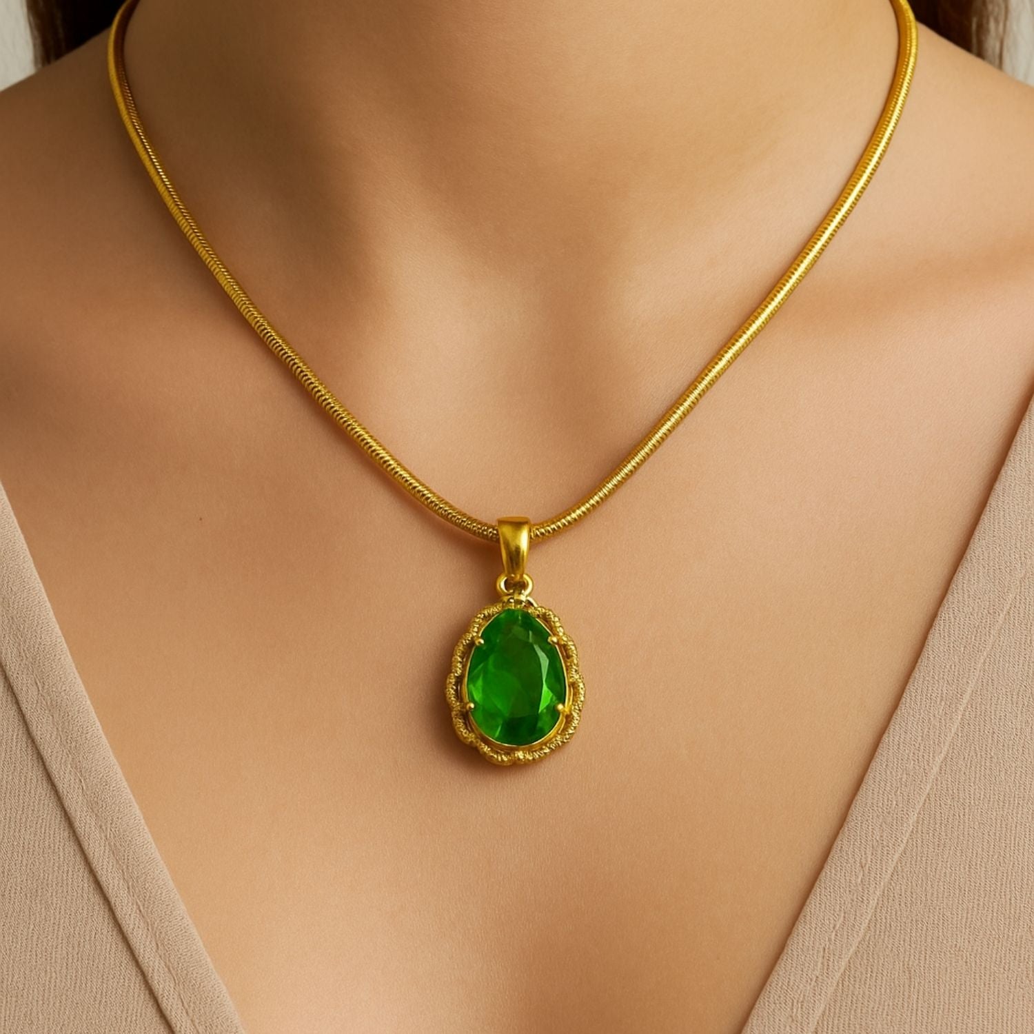 Regal Teardrop Pendant Necklace – Green Stone with Gold Frame