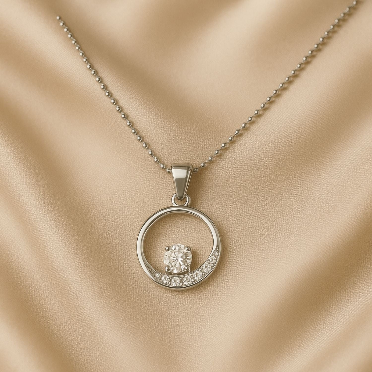 Circle of Elegance – Solitaire Pendant Necklace